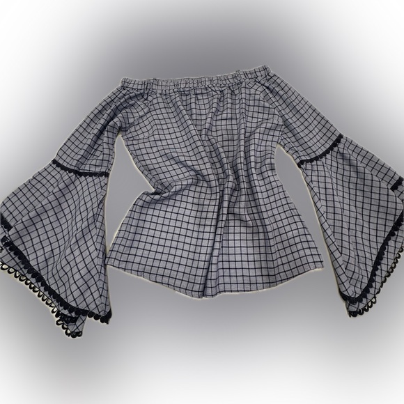 NWT Doe & Rae blue sleeve flare top. Size L - Picture 1 of 10